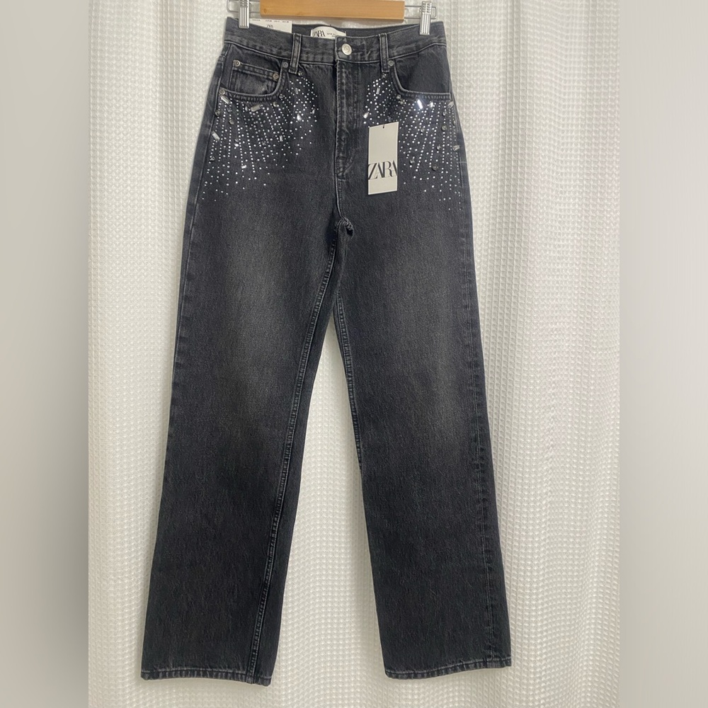 ZARA women’s Slim Straight Cut Jewel Jeans Grey women with Silver Accents/Size 4